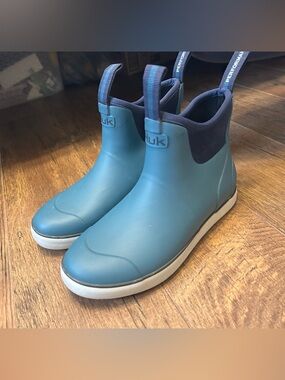 Huk Rogue Wave Deck Boots for Ladies